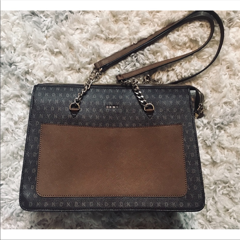 SOLD//NWT DKNY Bryant Signature Logo Tote Handbag